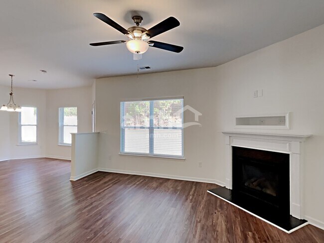 Building Photo - 168 Lakemont Drive