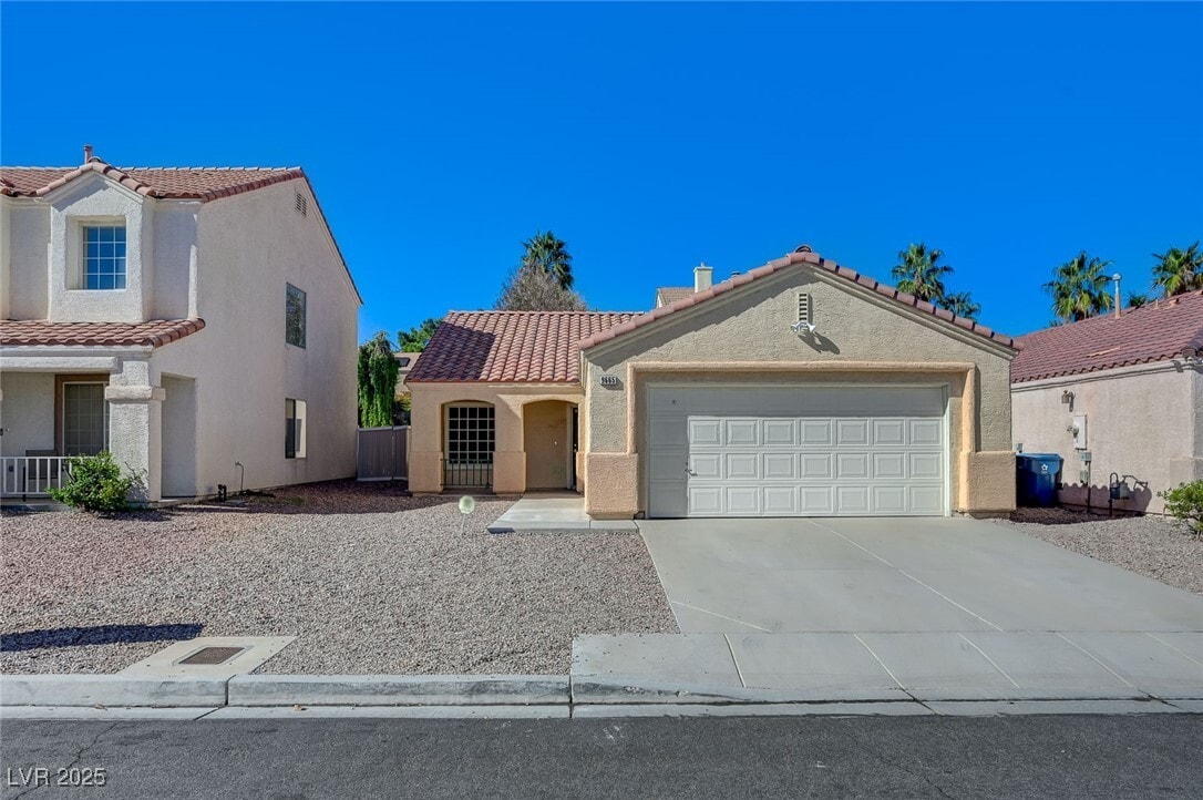 Foto principal - 9665 Crystal Ridge Rd