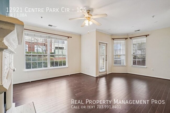 Foto del edificio - 12921 Centre Park Cir