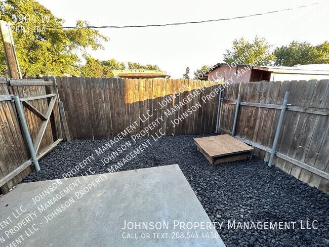 Building Photo - Camas Lane Apartments offer affordability ...
