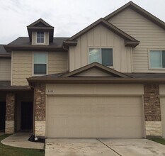Building Photo - 6223 Brenwood Cir