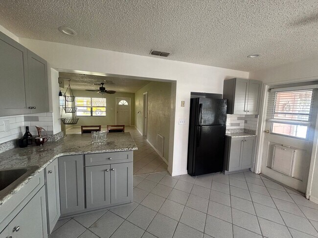 Foto del edificio - DIRECT GULF ACCESS 2/2 FOR RENT