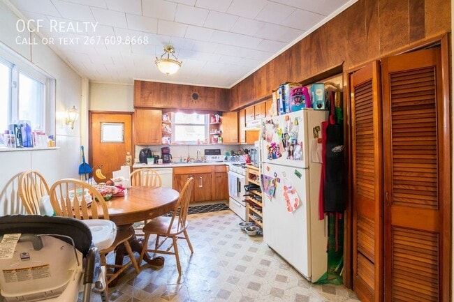 Building Photo - Charming Lower Moyamensing Home