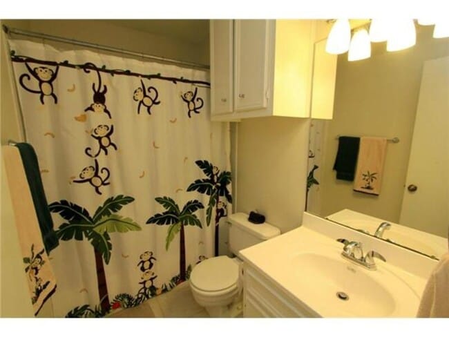 Building Photo - 8113 Baywood Dr