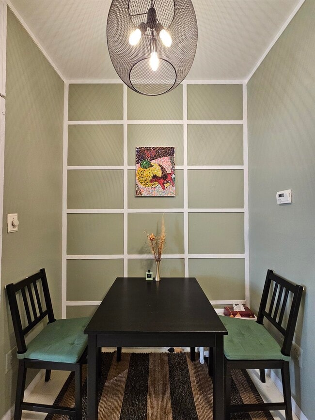 Building Photo - 372 2nd St