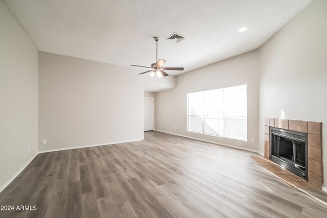 Building Photo - 7318 W Sierra Vista Dr