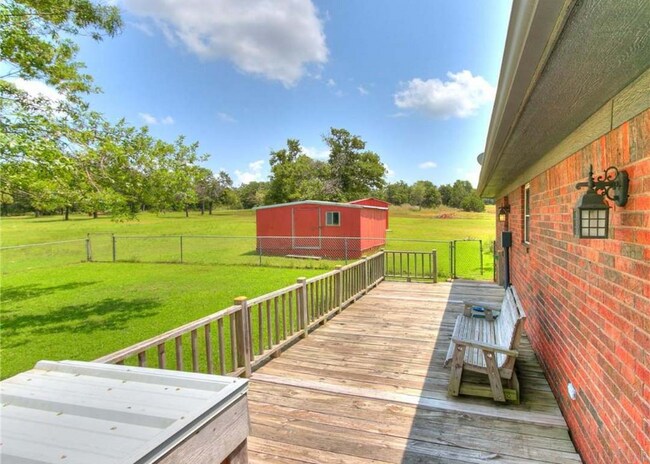 Building Photo - 11500 Canyon Oaks Dr