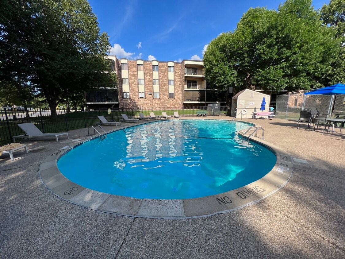 Foto principal - 10441 Greenbrier Rd