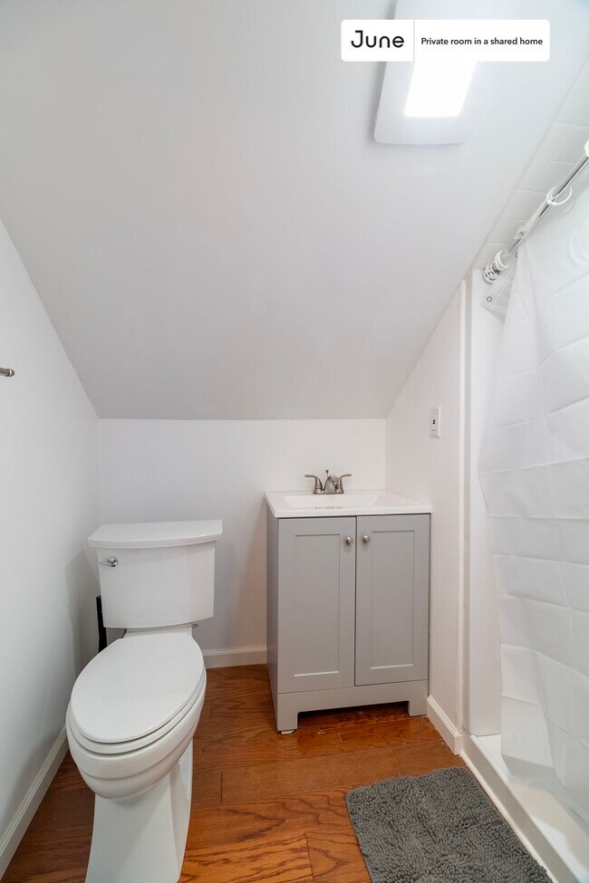 Foto del edificio - Room in Shared 4 bed/4 bath home in East Cambridge