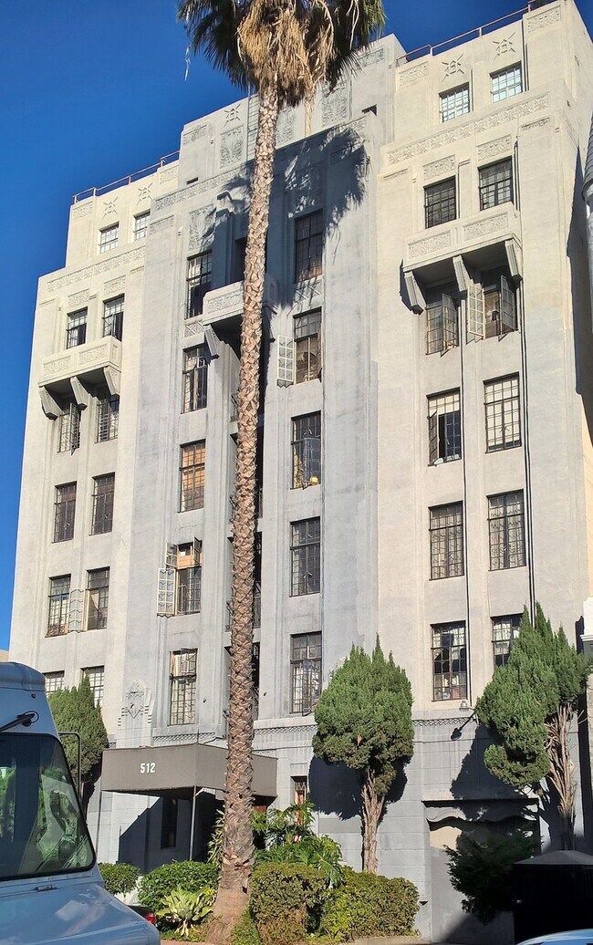 Benjamin Franklin Apartments since 1929 - 512 S Hobart Blvd