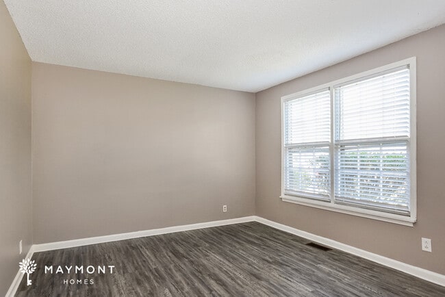 Building Photo - 632 Doane Dr