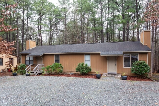 Available early July! One level, 2 bedroom... - Available early July! One level, 2 bedroom... House