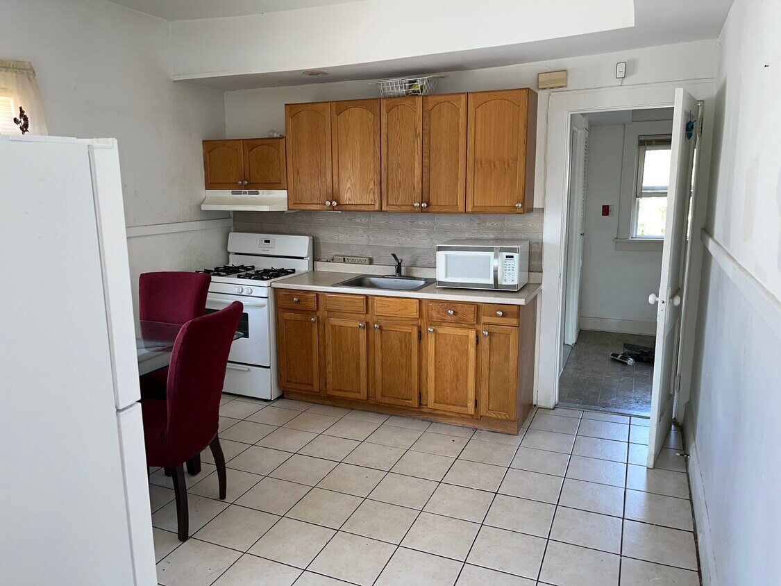 Primary Photo - 77 Durand Pl