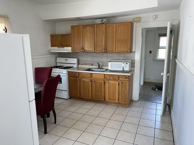 Building Photo - 77 Durand Pl