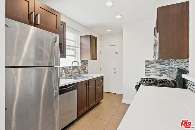 Foto del edificio - 1335 S Roxbury Dr