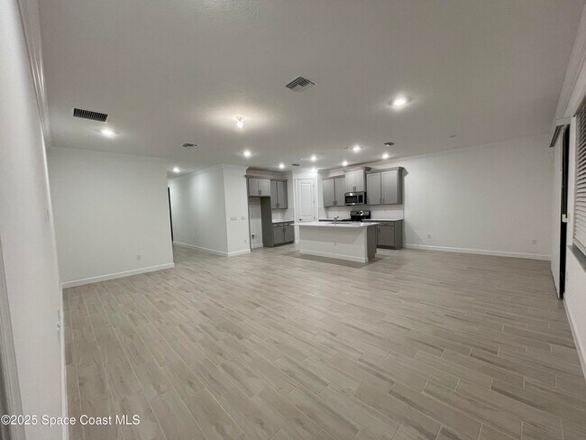Building Photo - 696 Veridian Cir NW