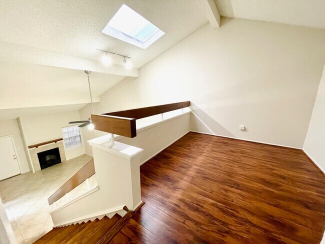 Foto del edificio - 2710 Grants Lake Blvd