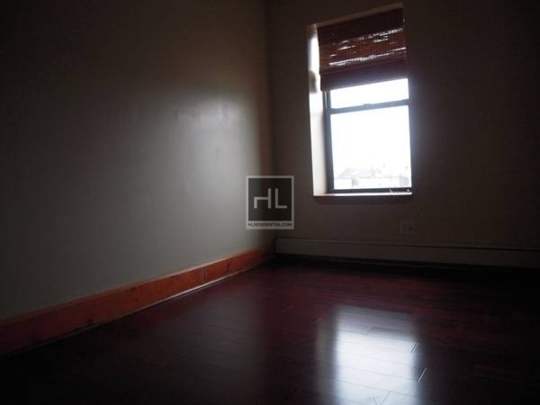 Primary Photo - WILLOUGHBY AVENUE