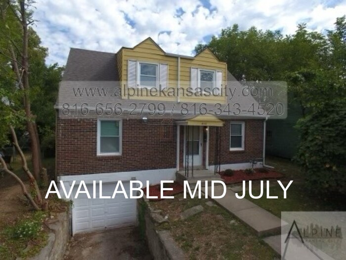 Primary Photo - Spacious Mid Town Home, Section 8 Ready!
