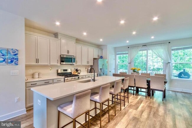Building Photo - 6169 Camerons Ferry Dr
