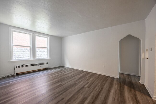 Foto del edificio - 2040 Brownsville Rd