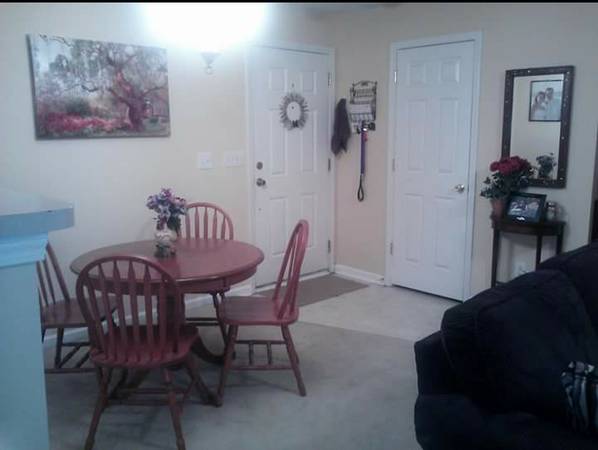 Foto del edificio - 2621 Ivory Run Way