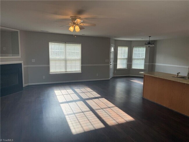 Foto del edificio - 157 Dunbarton Ct