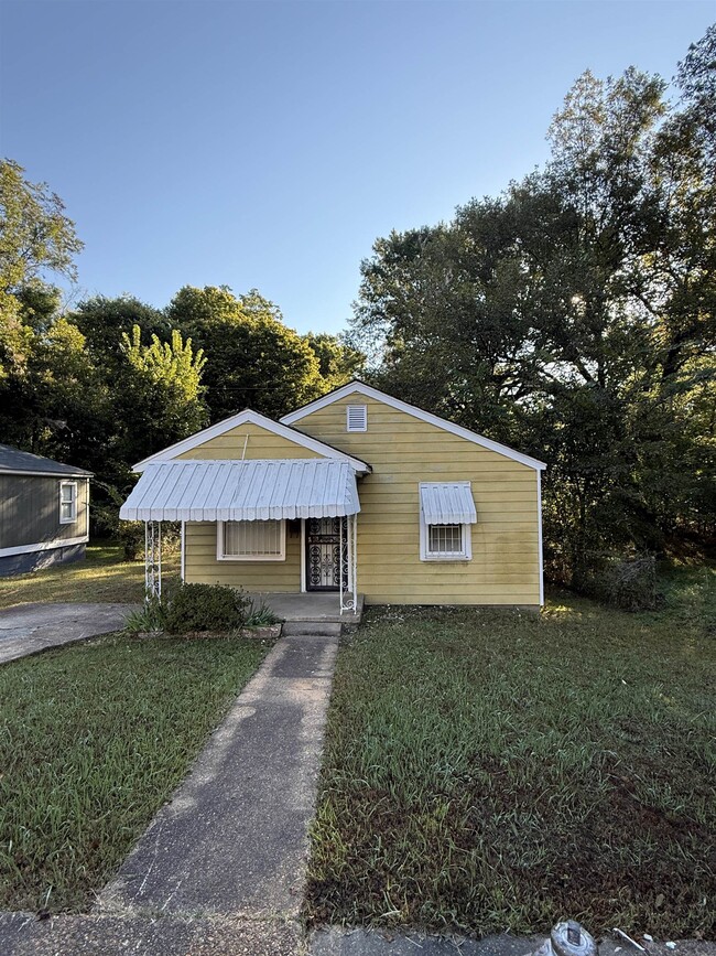 Building Photo - 1540 Gabay St