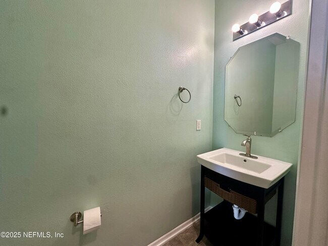 Building Photo - 5922 Bartram Village Dr