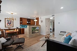 livingroom - 500 E Riverside Dr
