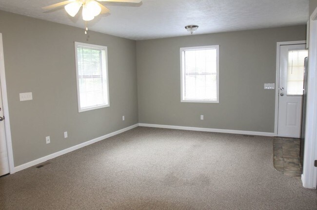 Building Photo - 2 Bed 2 Bath in Town Ellijay