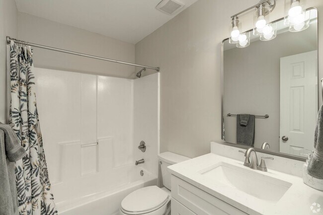 Building Photo - Tastefully Renovated 2BD with Wifi & W/D Included! $2k Credit Available!