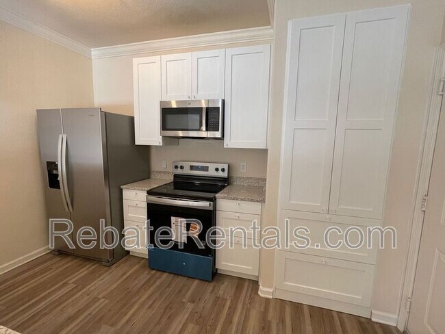 Foto del edificio - 8290 Gate Pkwy W
