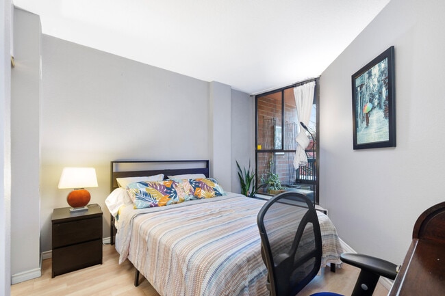 Building Photo - 1350 Burrard St