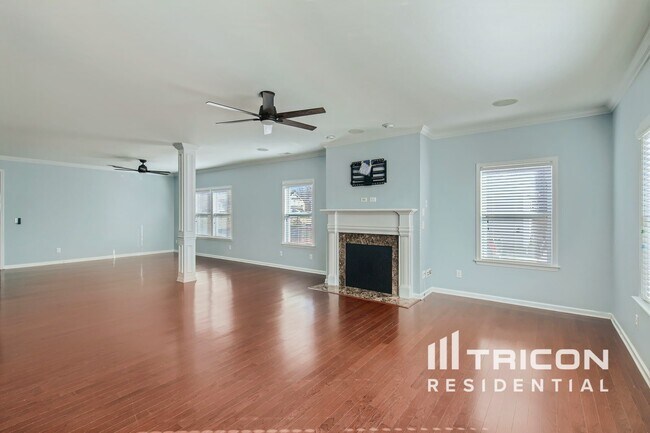 Foto del edificio - 2102 Eddie Massey Ln