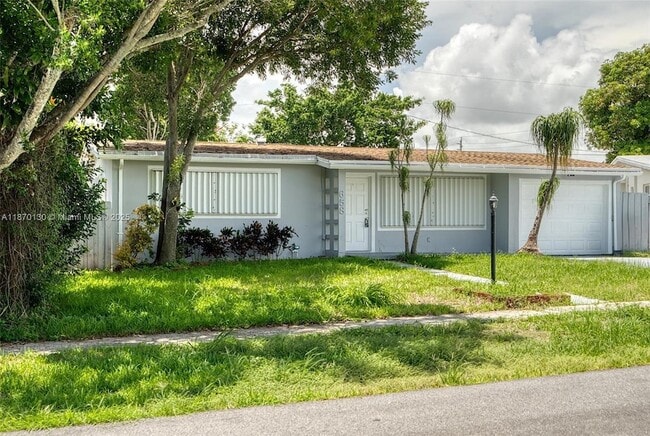Foto del edificio - 658 SW 1st Ct