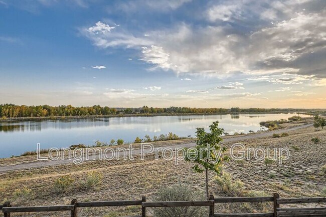 Foto del edificio - 5066 Lake Terrace Ln