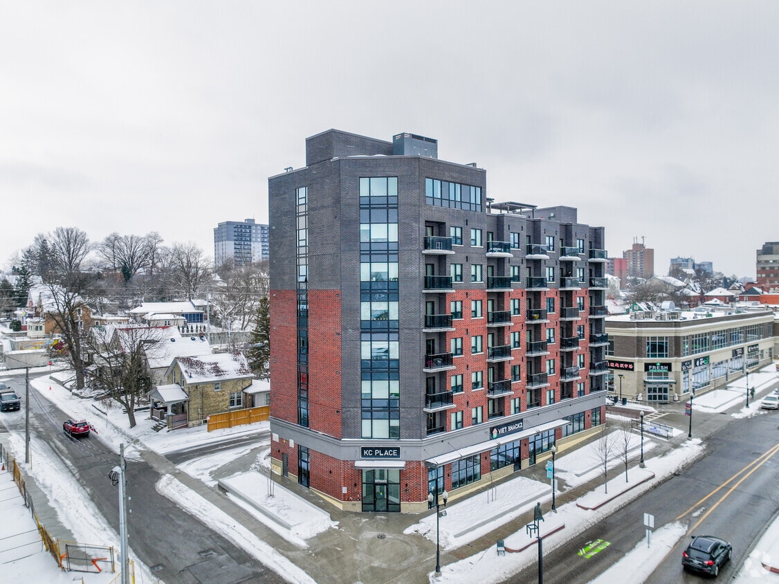 Building Photo - 387 King St E