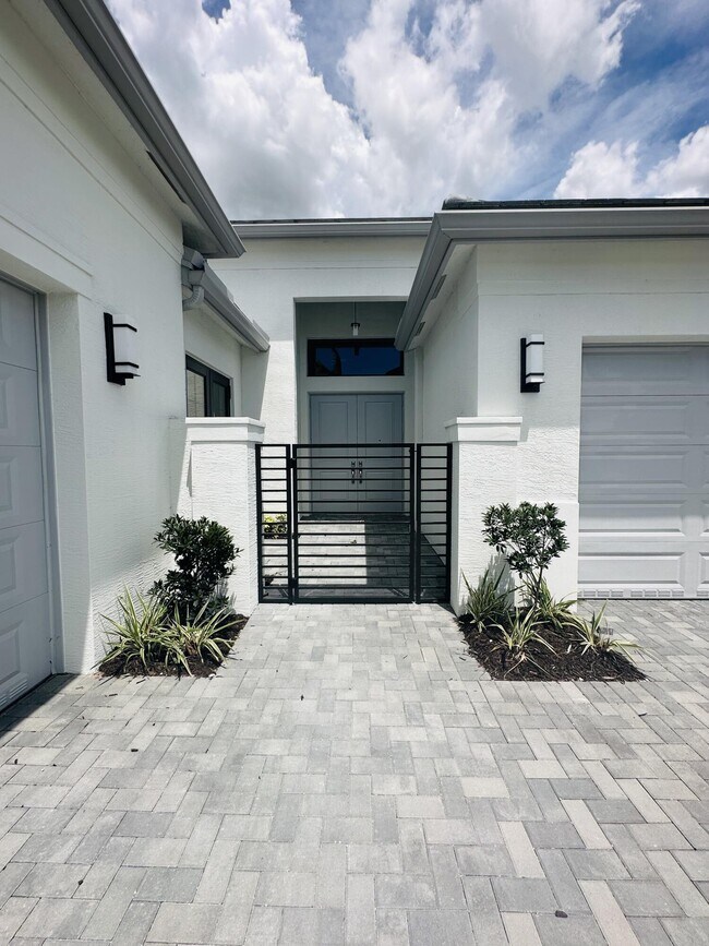 Foto del edificio - 12465 SW Crystal Cv Dr