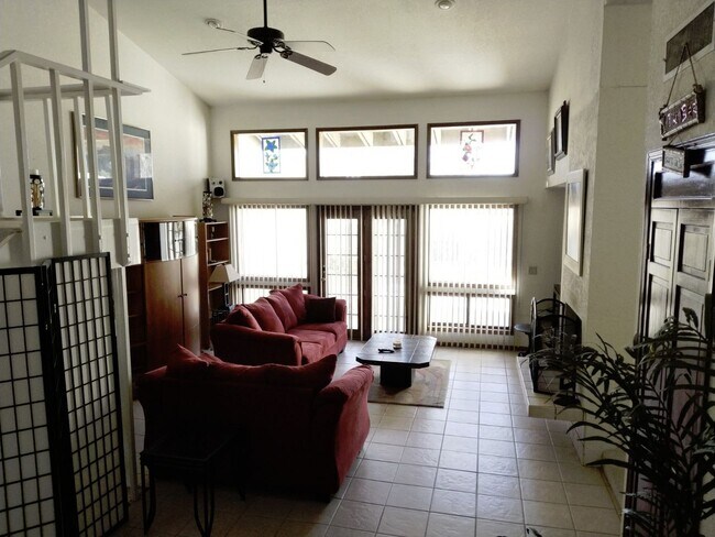 Foto del edificio - 2 Bed 2 Bath Fully Furnished