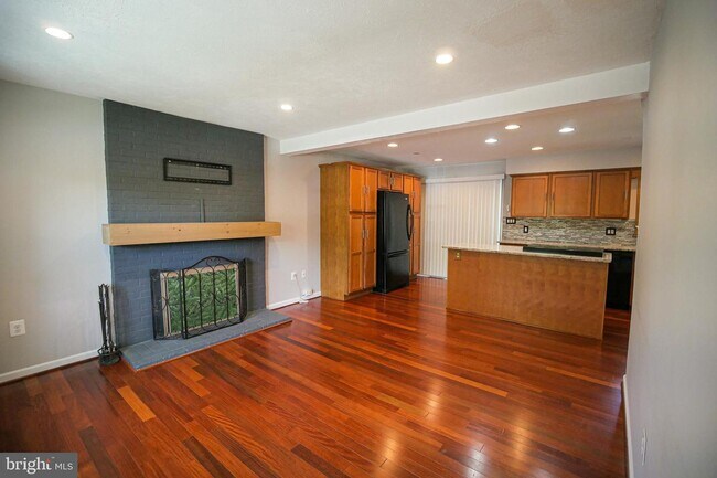 Building Photo - 13210 Nickleson Dr