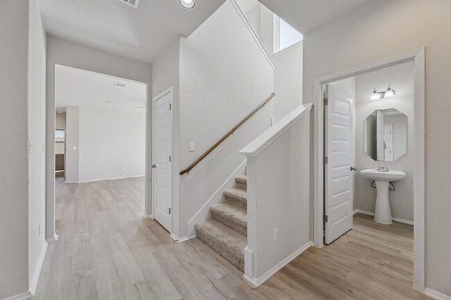 Building Photo - 316 Insider Loop