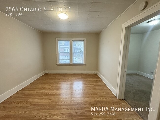 Photo du bâtiment - COZY 2BED/1BATH MAIN FLOOR UNIT IN WALKERVILLE PLUS HYDRO & GAS!