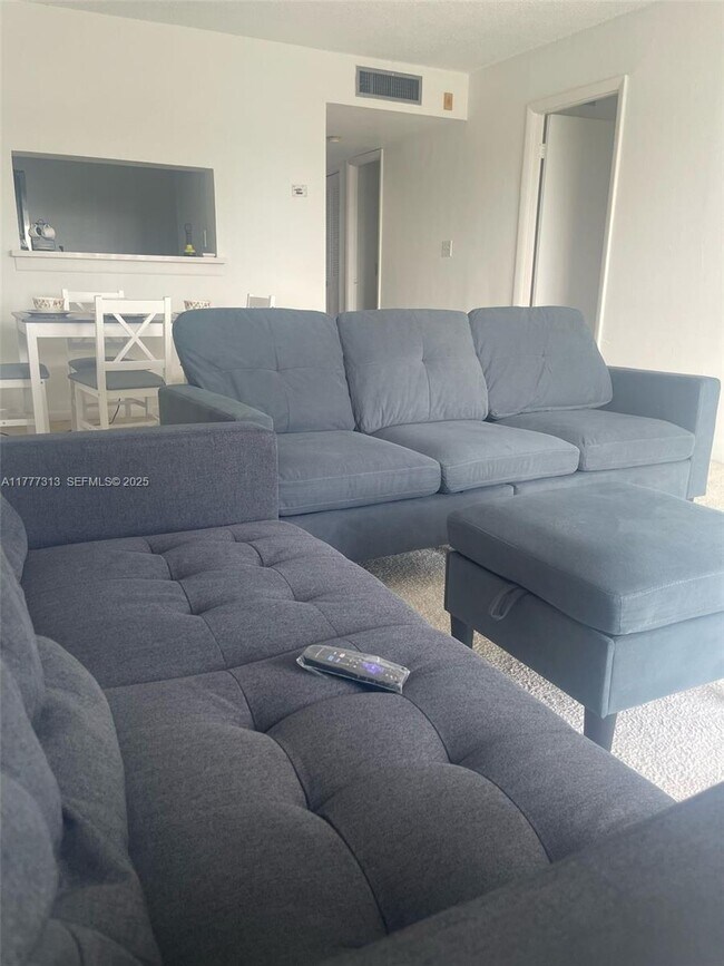 Foto del edificio - 496 NW 165th St