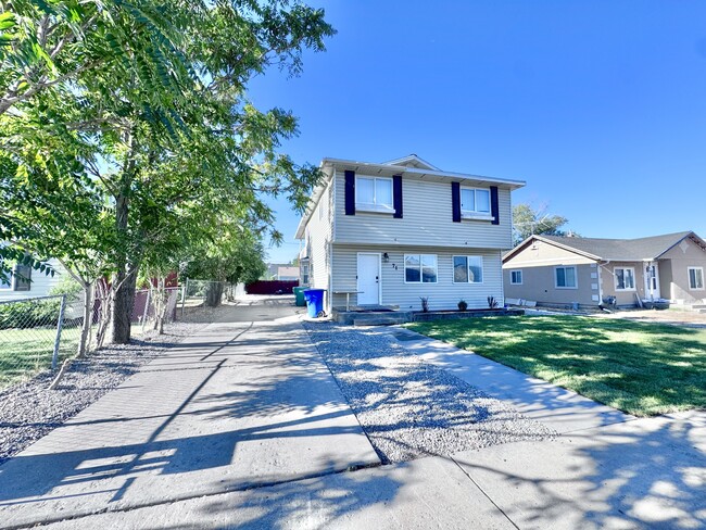 Building Photo - 71 W 750 N