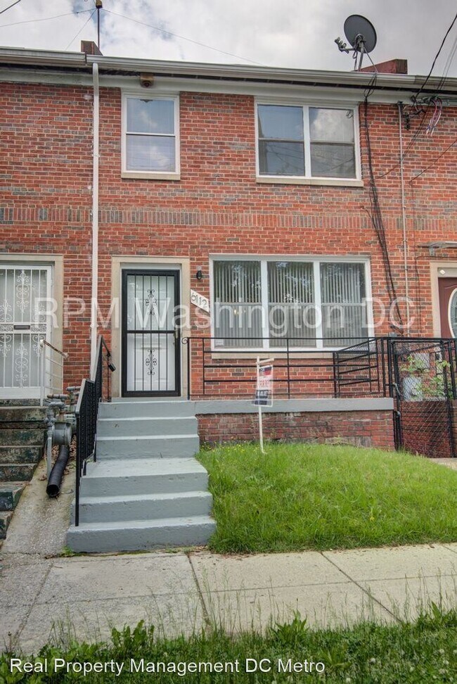 Foto del edificio - 3 br, 1.5 bath House - 6112 Eastern Ave, NE