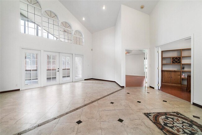 Building Photo - 12240 Tara Dr