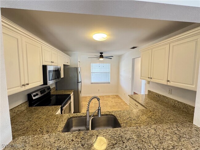 Foto del edificio - 1490 Churchill Cir