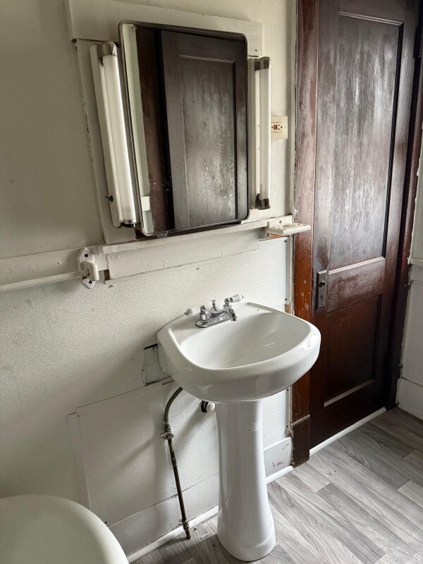 Foto del edificio - 447 E Silver St