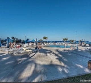 Building Photo - 2030 S Ocean Dr